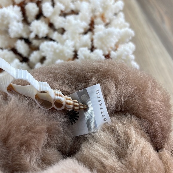 🌴🔆UGG- BROWN CLASSIC SHORT SNOW LEOPARD BOOTS🔆🌴 - Picture 15 of 16